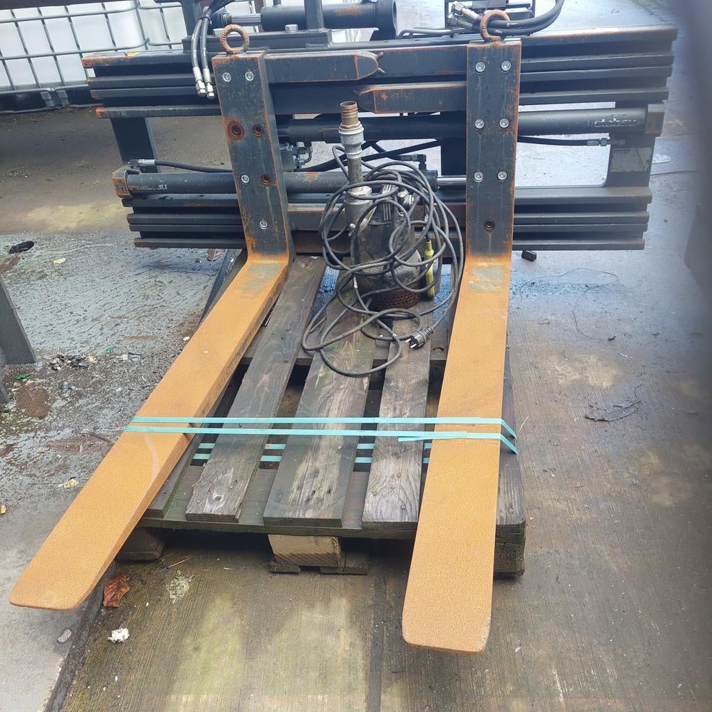 Vorkenbord klemd en sprijt  en side shift, Ophalen