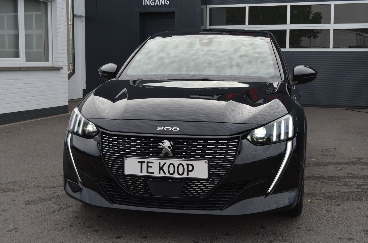 Peugeot 208 GT/Nav/Keyless/Camera/panoramisch dak/halfleder, Voorwielaandrijving, Gebruikt, Euro 6, Zwart