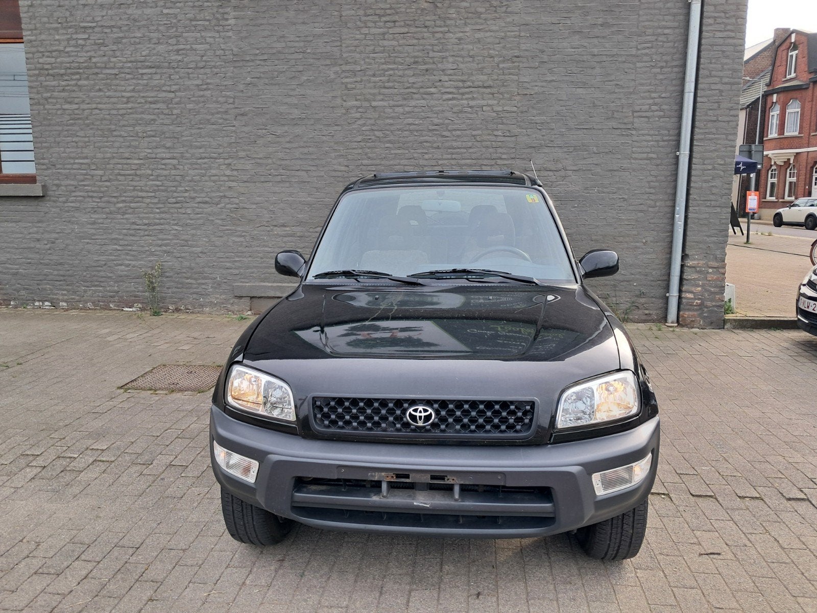 rav4 2 liter benzine airco 44 full optie, Auto's, Stof, 4 cilinders, Zwart, Vierwielaandrijving