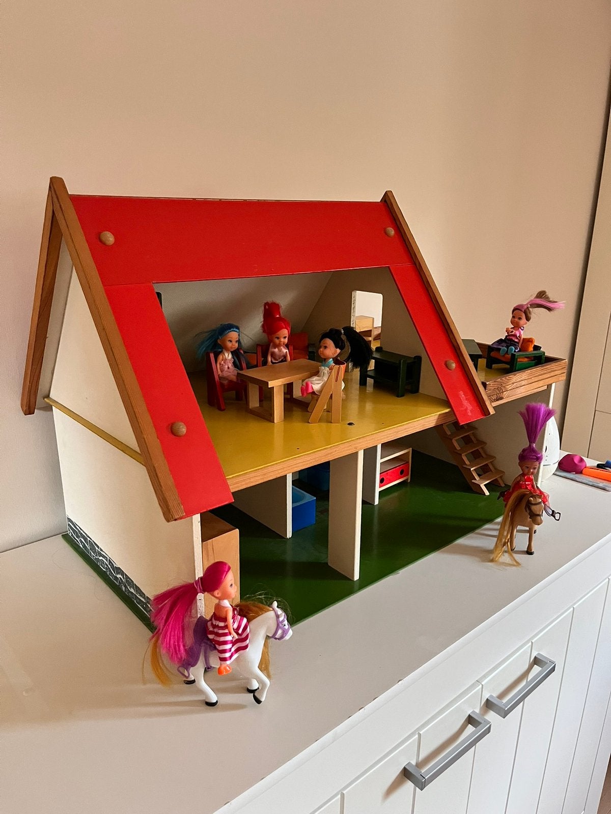 Maison de poupée vintage en bois, Enfants & Bébés, Enlèvement, Comme neuf, Maison de poupées
