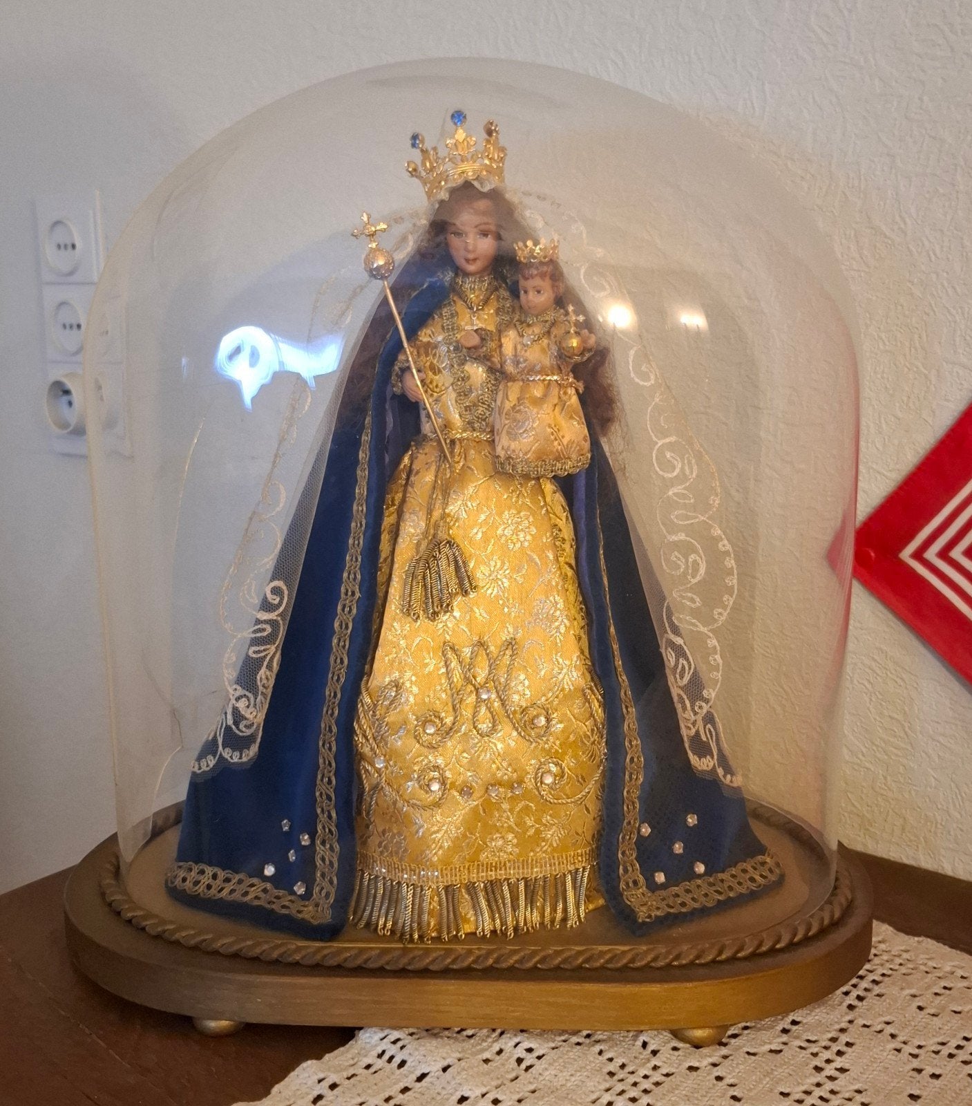Mariabeeld onder glazen stolp, Antiek en Kunst, Ophalen