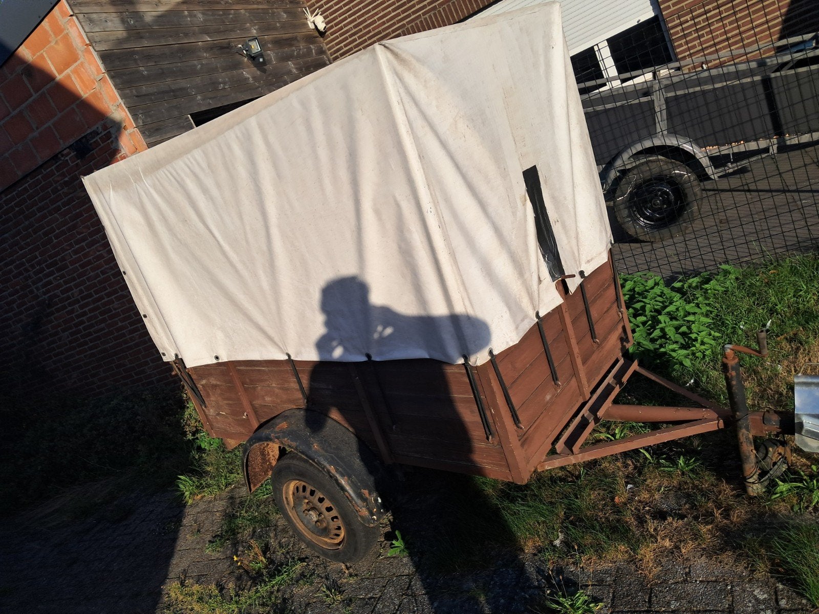 0ngeremde enkelas aanhangwagen met huif., Auto diversen, Aanhangers en Bagagewagens, Ophalen, Gebruikt