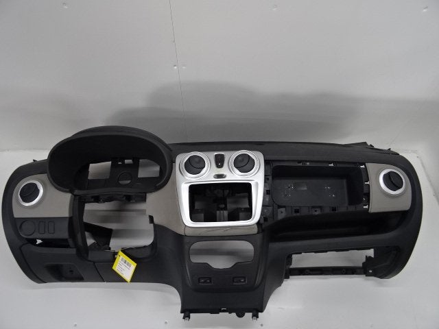 DASHBOARD Dacia Lodgy (JS / SD0J) (01-2012/-), Dacia, Gebruikt, Renault Deutschland AG, Peter-Huppertz-Straße 5
51063  Köln, DE
