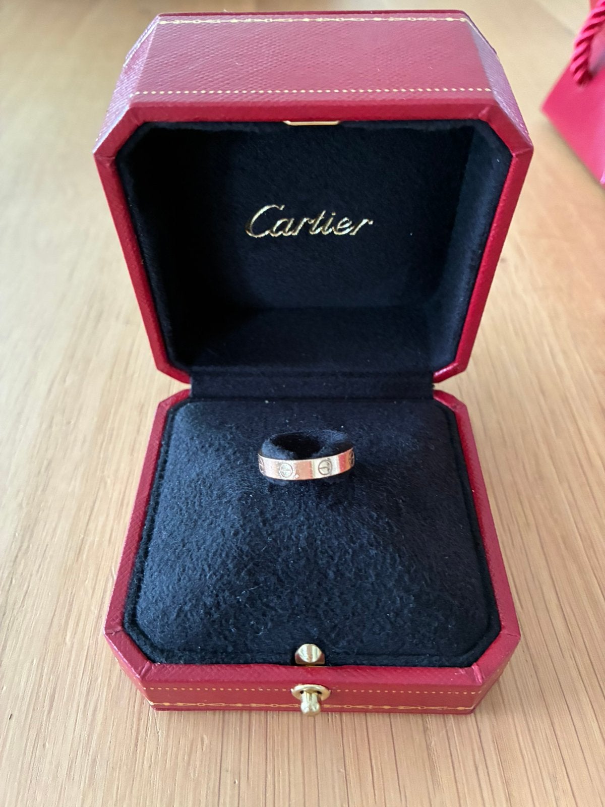 Bague Cartier Love en or rose petit taille 52 certificat inc, Enlèvement ou Envoi, Utilisé, Or, Femme ou Homme