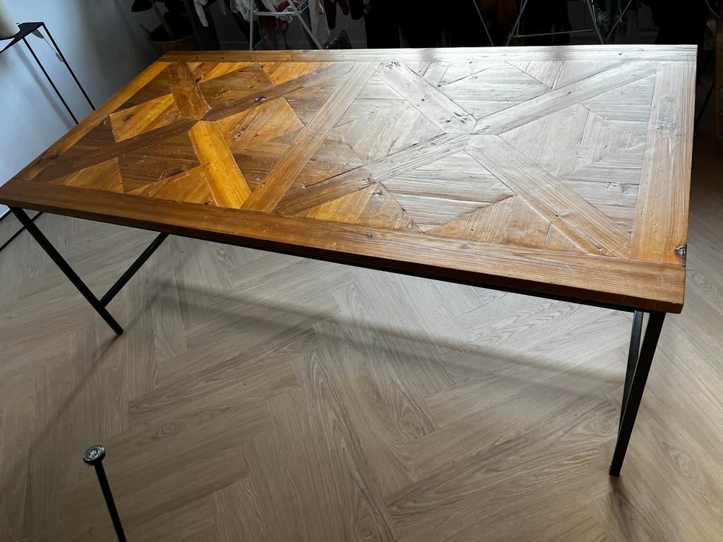Table 8p, Métal, 100 à 150 cm, Enlèvement, Utilisé