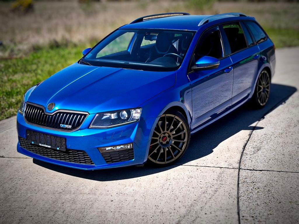 Skoda Octavia VRS 2.0tdi lowered 19 inch touchscreen, Euro 5, Parkeersensor, Blauw, Bedrijf