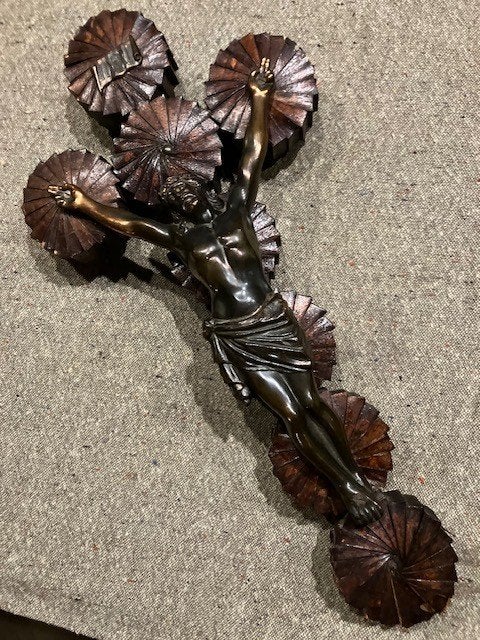 HEEL OUD KRUISBEELD CRUCIFIX GEMAAKT VAN LUCIFERDOOSJES, Antiek en Kunst, Antiek | Religieuze voorwerpen, Ophalen of Verzenden