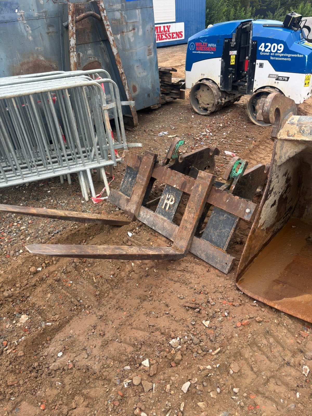 Palletvorken cw30, Ophalen