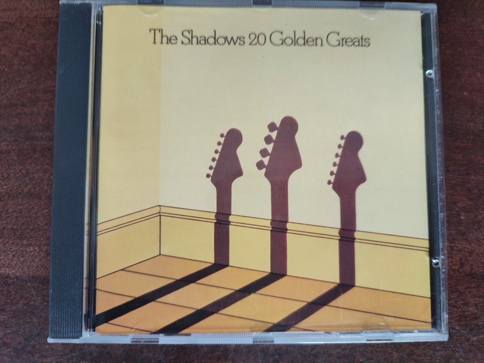 CD : THE SHADOWS - 20 GRANDS NOMS DORÉS, CD & DVD, Enlèvement ou Envoi, Comme neuf