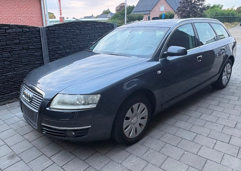 AUDI A6 Avant 2.0 TDi 16v  * 2900€, Auto's, Stof, 4 cilinders, 164 g/km, Zwart