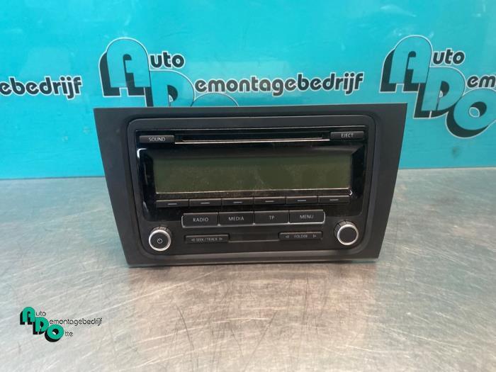 Radio CD Speler van een Volkswagen Golf (Golf 09-), Auto-onderdelen, Gebruikt, -, Volkswagen, -
