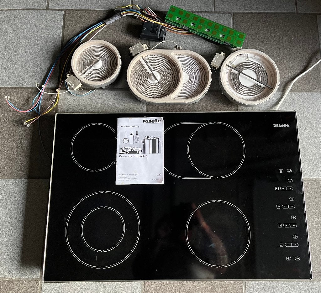 Keramische inbouw kookplaat met onderdelen Miele KM444, Ophalen, Gebruikt, Keramisch, 4 kookzones