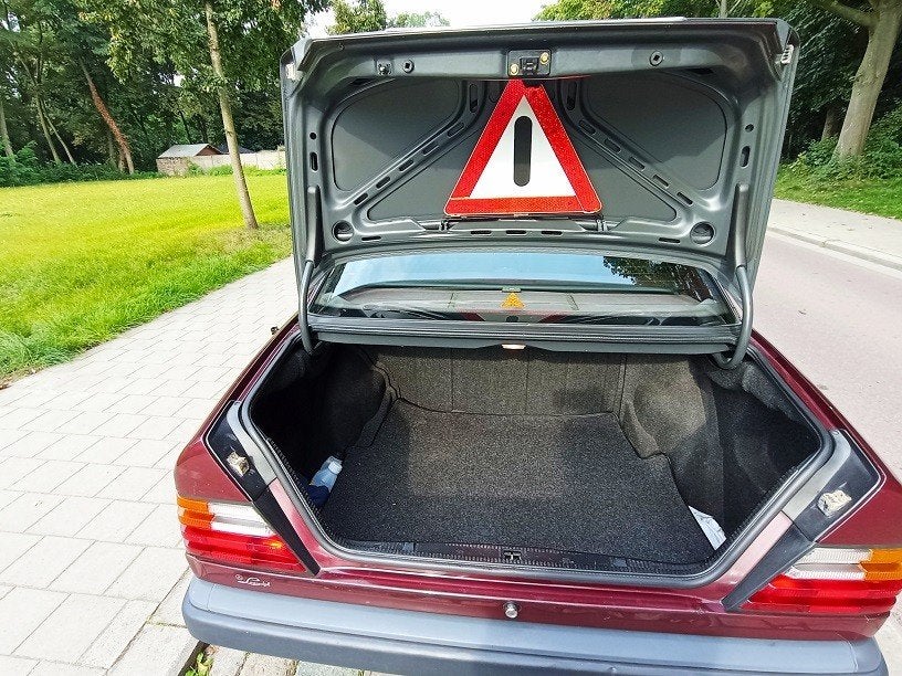 MERCEDES W124 E200 BENZINE 1989, Auto's, 4 cilinders, Overige kleuren, Particulier, 2000 cc