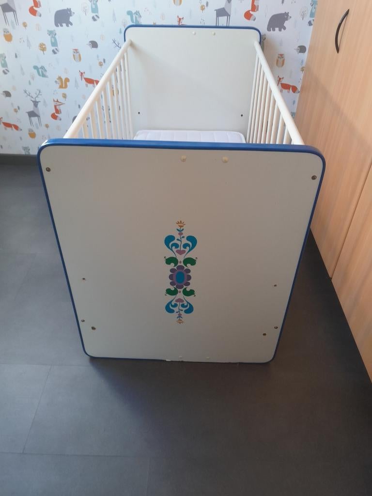 Kinderbed met verstelbare bodem en matras, Kinderen en Baby's, Ophalen
