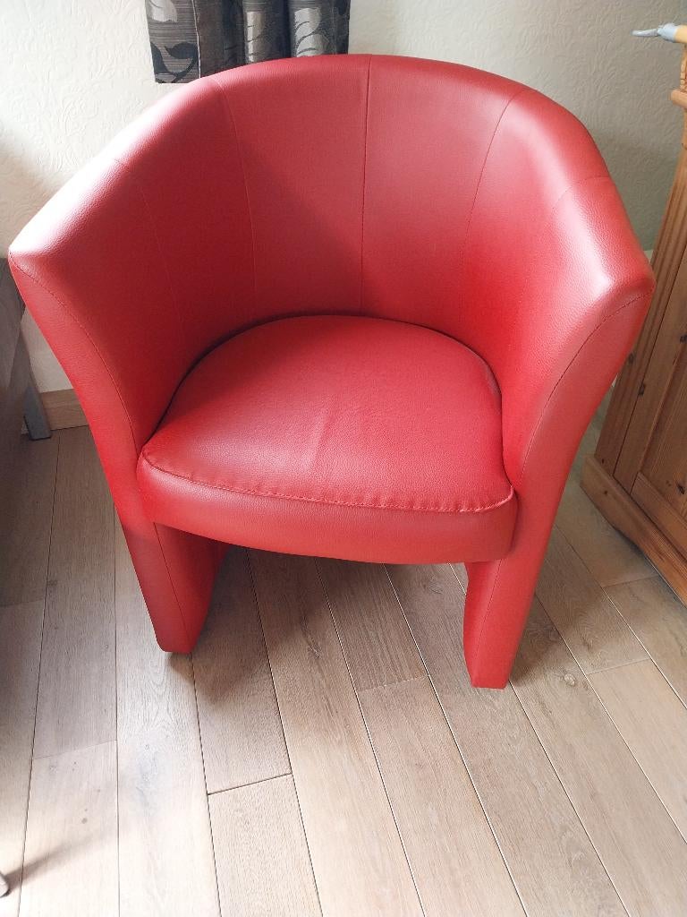 Rode kuipzetel, Huis en Inrichting, Fauteuils, Ophalen, Kunststof, Minder dan 75 cm, Zo goed als nieuw