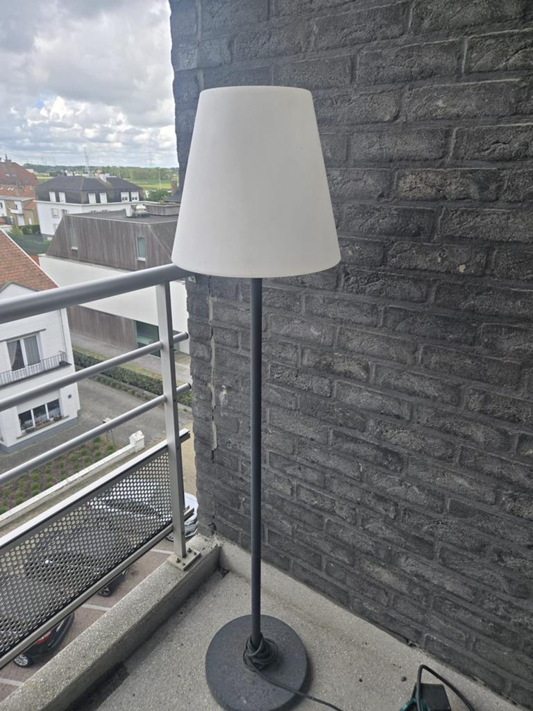 Buiten staanlamp, Ophalen, Zo goed als nieuw