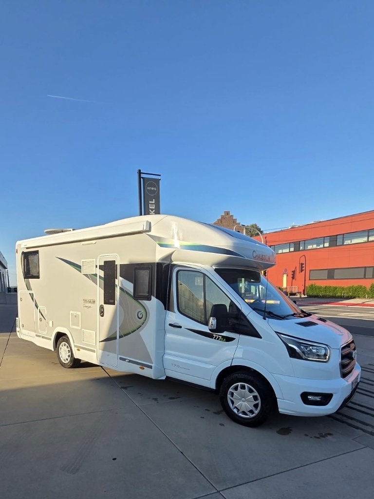 Chausson 777 Mobilhome, Siège de train, Réfrigérateur, Ford, Chausson
