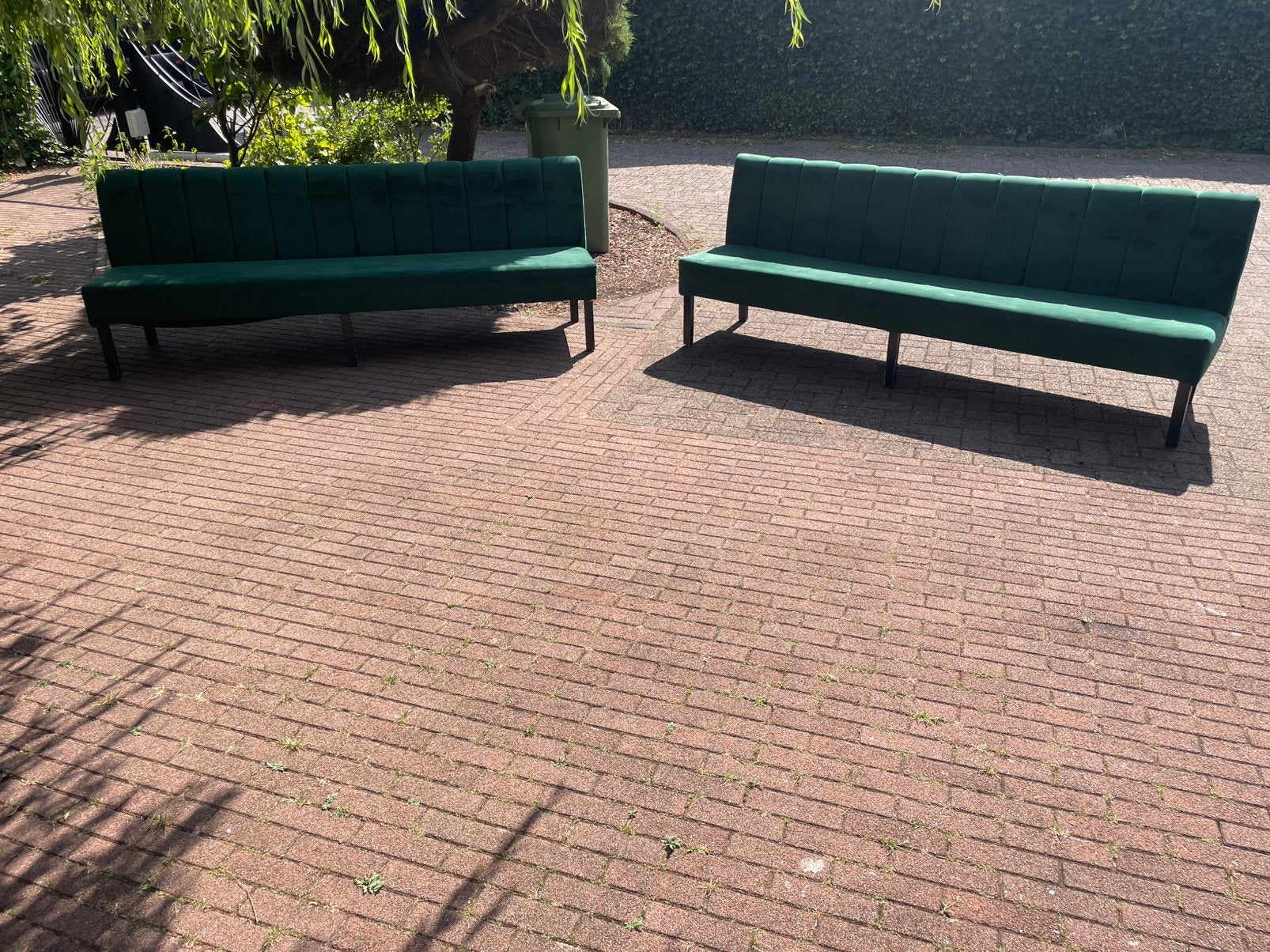 Lange banken groen velvet, Huis en Inrichting, Ophalen, Rechte bank, 200 tot 250 cm