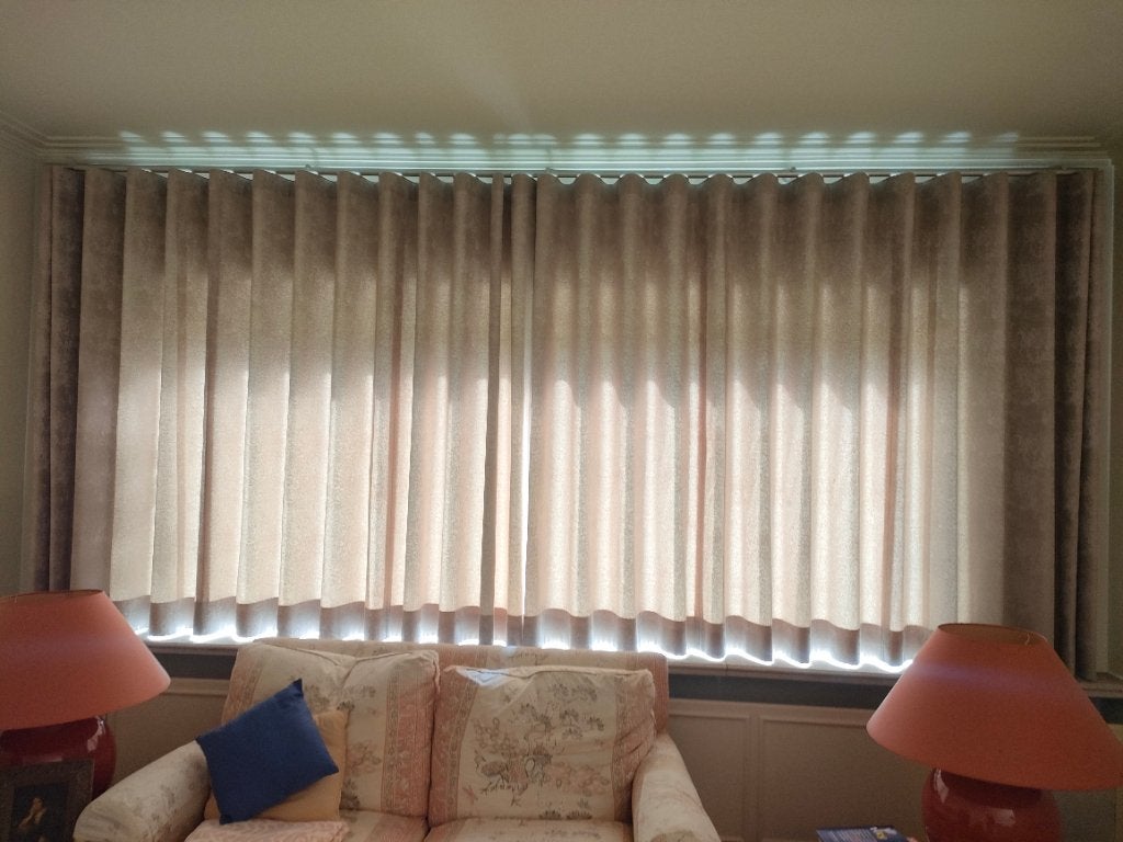 rideaux courts en taupe doux, Maison & Meubles, 380 cm, Velours, Comme neuf, Enlèvement
