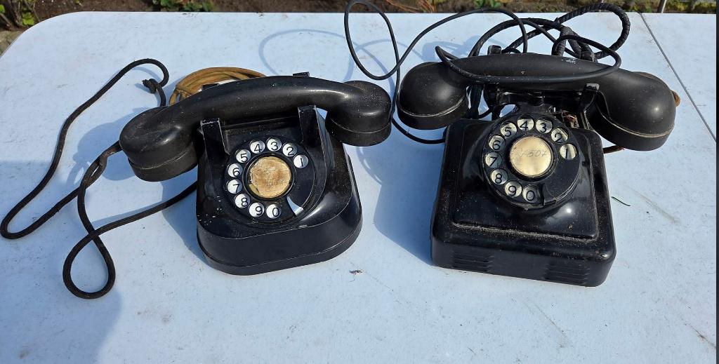 2 antieke bakeliet telefoons, Ophalen, Bakeliet