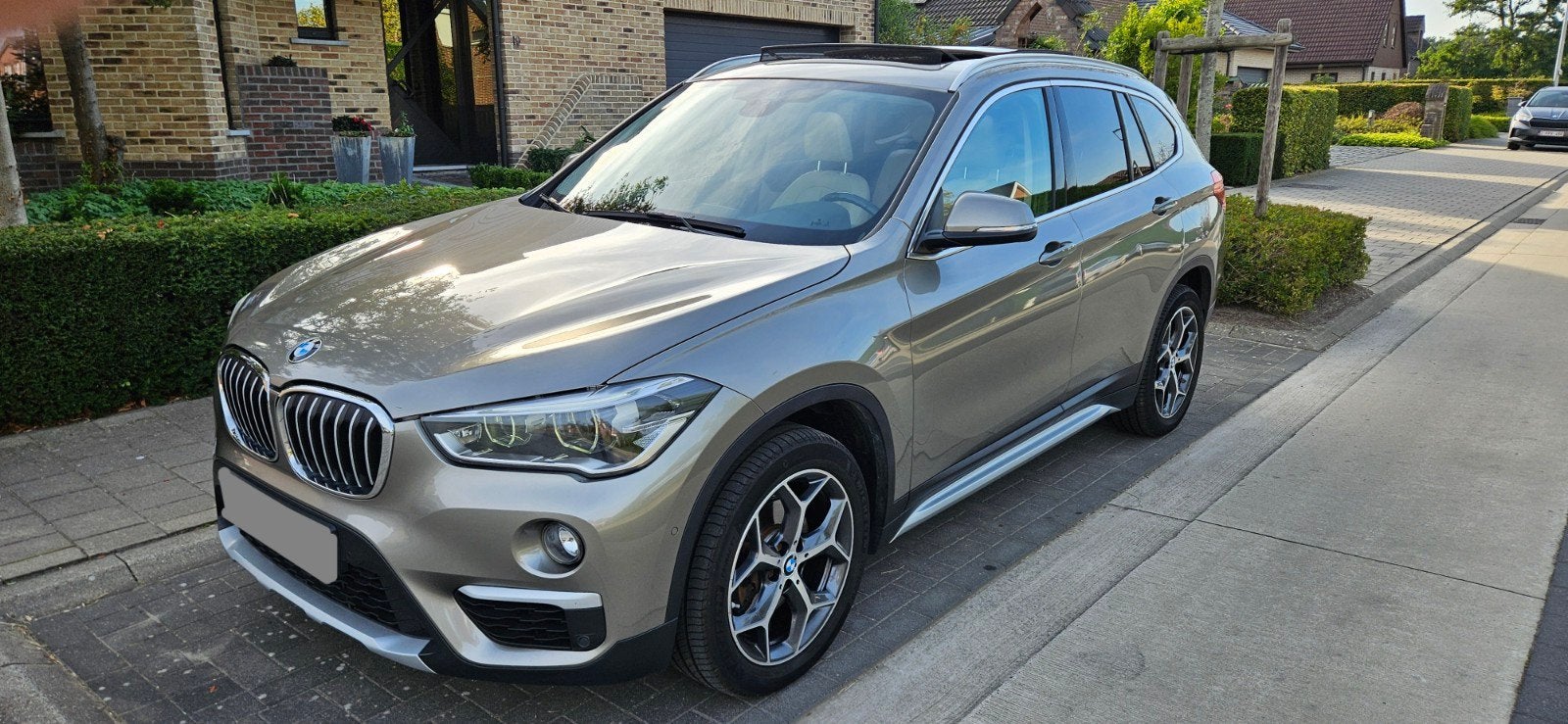 BMW X1 sDrive 18i. Option complète automatique., Achat, Entretenue par le concessionnaire, 5 places, Automatique