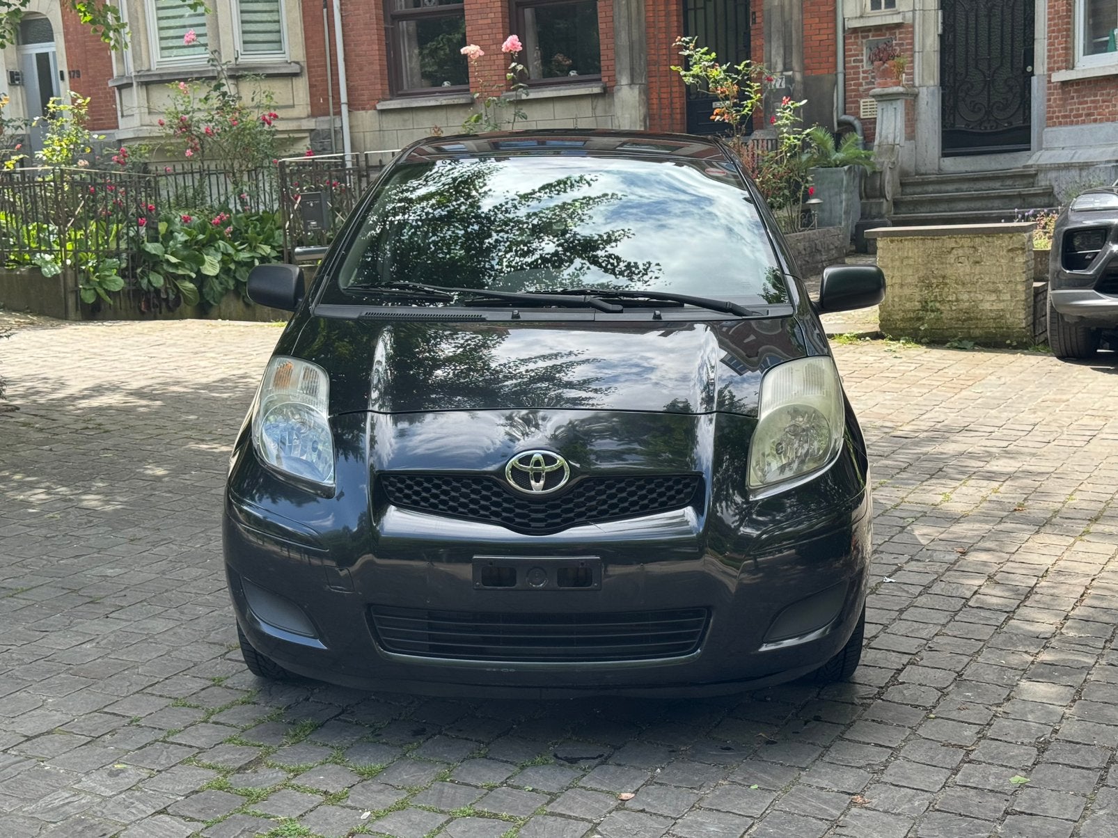 Toyota yaris 1.0 essence EURO5 195.000km / 11-2010, Autos, Toyota, Euro 5, Achat, Boîte manuelle, Noir