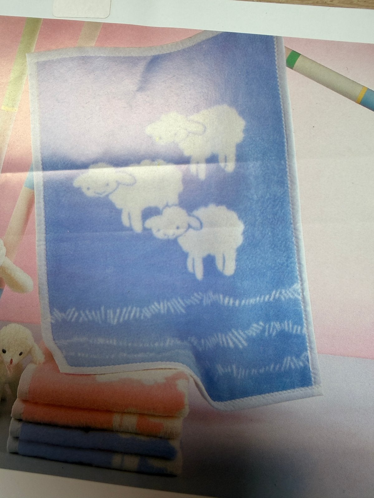 NOUVELLE couverture bébé Manta, mouton blanc sur fond bleu, Enlèvement