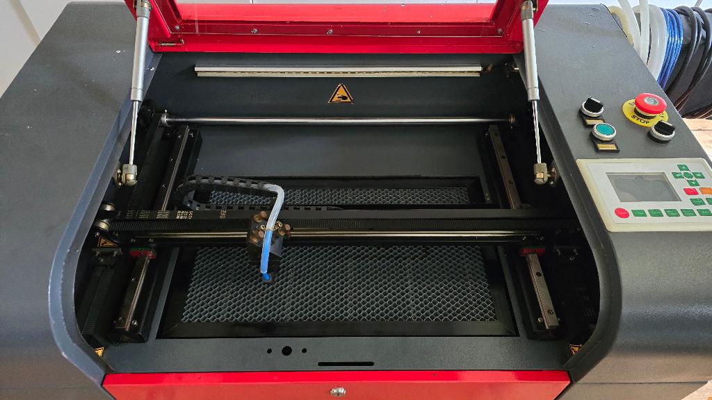 BRM Lasercutter 60 watt, Doe-het-zelf en Bouw, Ophalen of Verzenden, Zo goed als nieuw