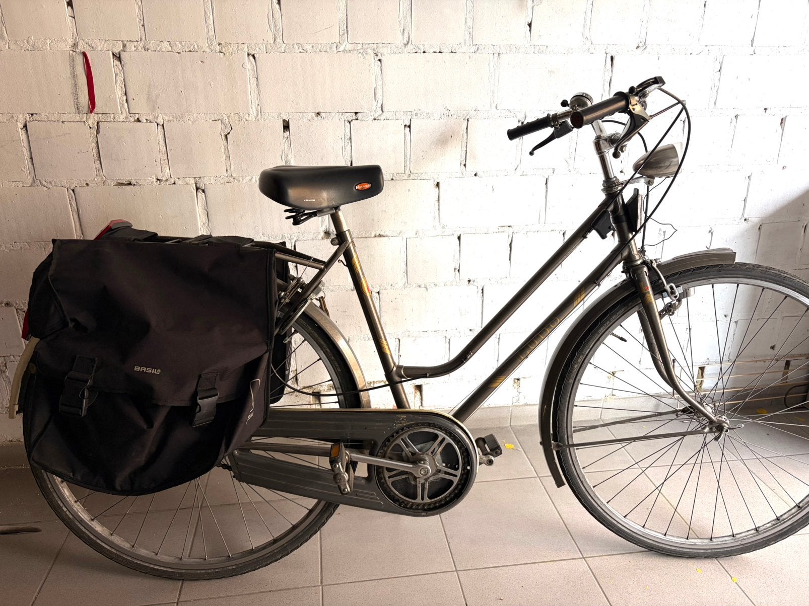 Damesfiets, Ophalen
