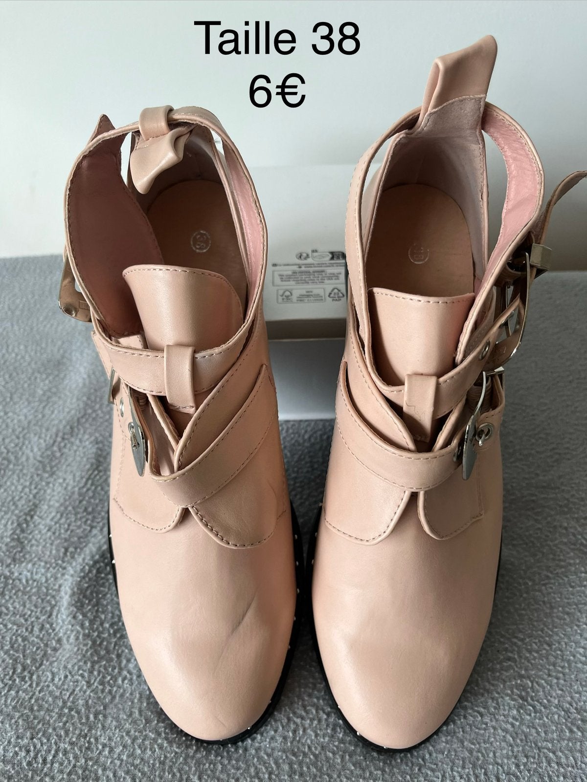 Différents chausseurs femme, Enlèvement, Comme neuf