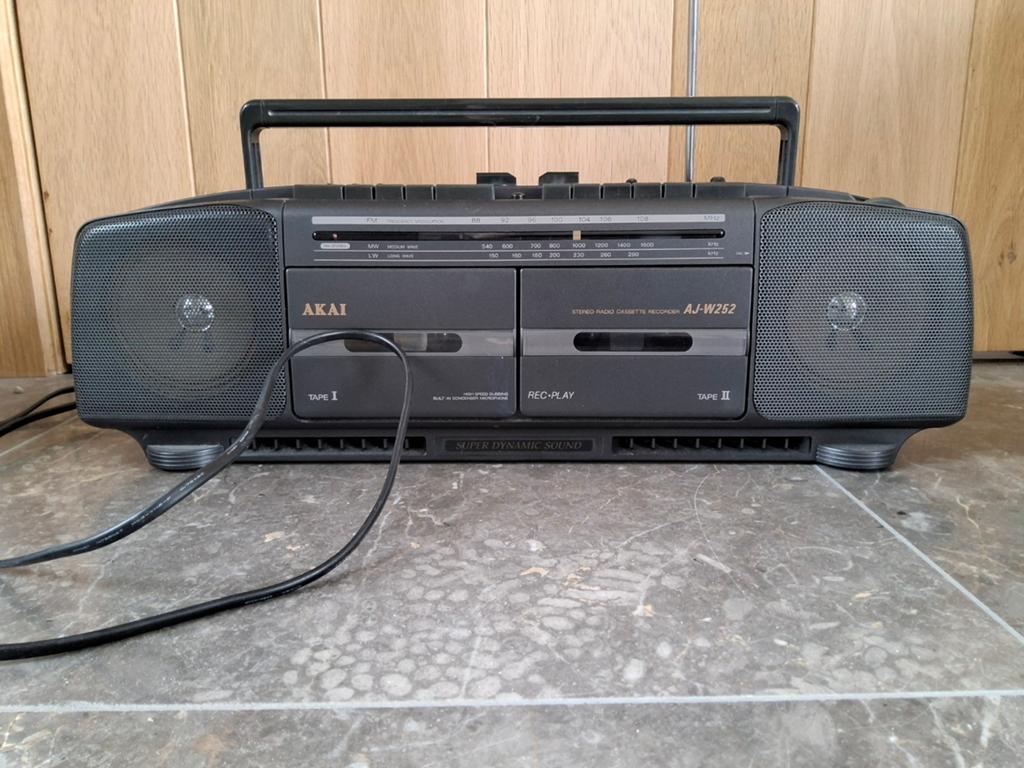 Vintage Akai AJ-W252 boombox / radio-cassette speler, Audio, Tv en Foto, Radio's, Radio, Ophalen