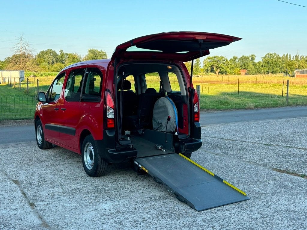 ️️♿️️Citroën Berlingo 1.6benzine Rolstoel Invalide TPMR, Auto's, Monovolume, Elektrische ramen, Handgeschakeld, https://public.car-pass.be/vhr/5a3ab21f-7e01-40ea-afcc-71271087fb85