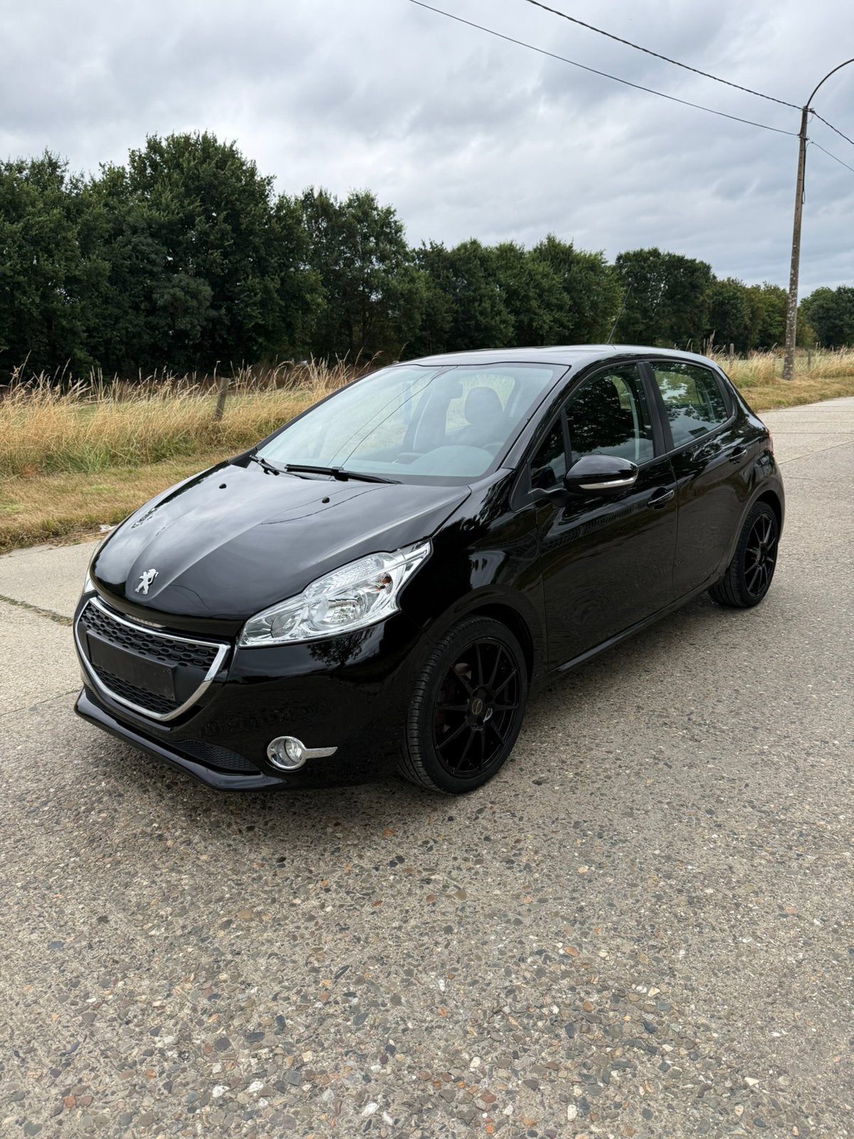 PEUGEOT 208 1.2 BENZINE IN TOP STAAT DIRECT BESCHIKBAAR, Auto's, Voorwielaandrijving, 4 deurs, Stof, Bedrijf