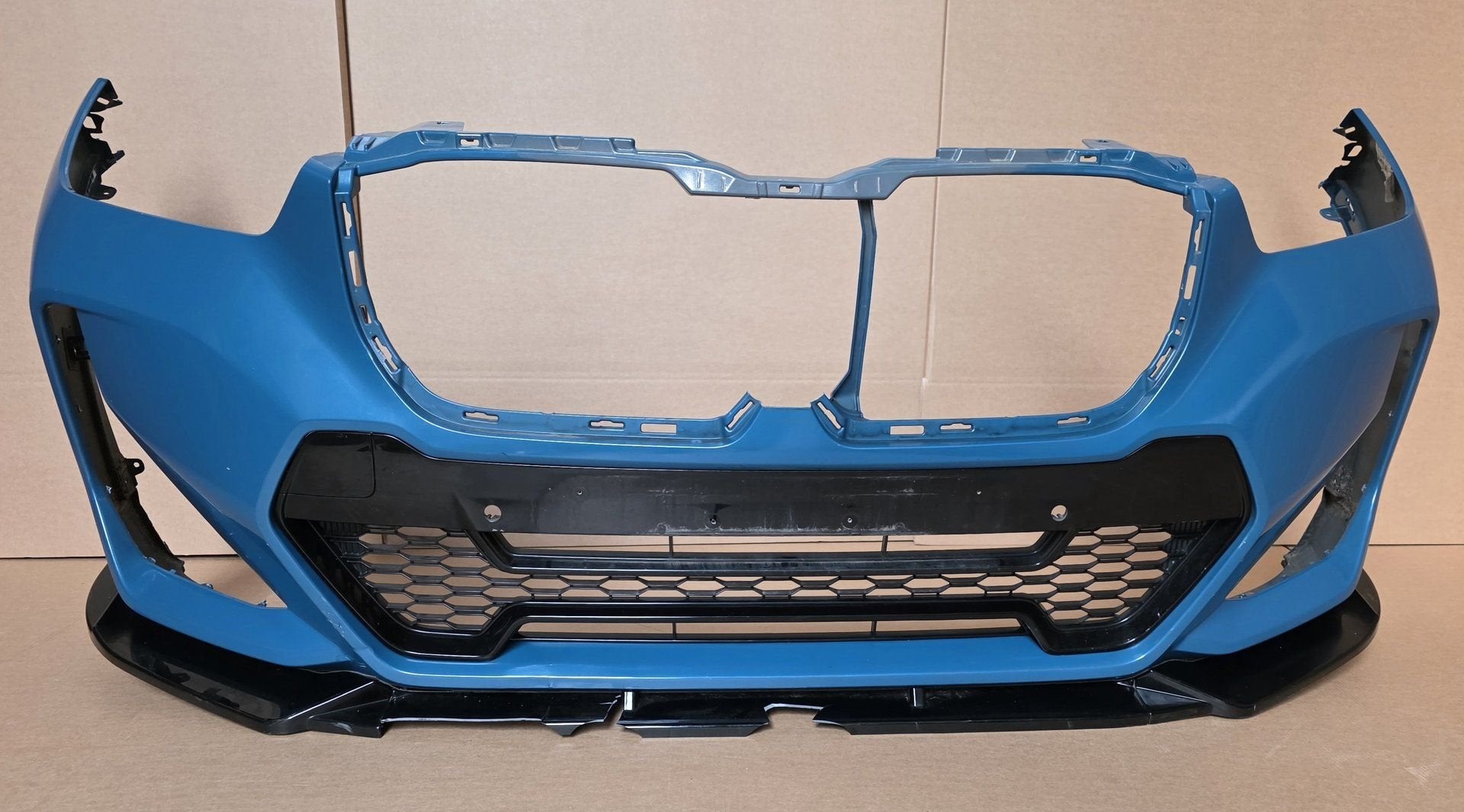 Voorbumper BMW X1 U11 M Pakket 51119881907 Origineel Bumper, Auto-onderdelen, Gebruikt, -, Voor, Ophalen of Verzenden