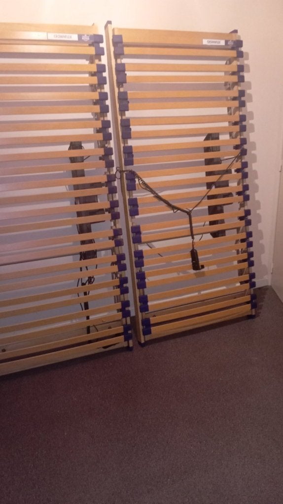 Bed "Crownflex"met elektrisch verstelbare lattenbodems, Huis en Inrichting, Ophalen, Verstelbaar, Tweepersoons, Zo goed als nieuw