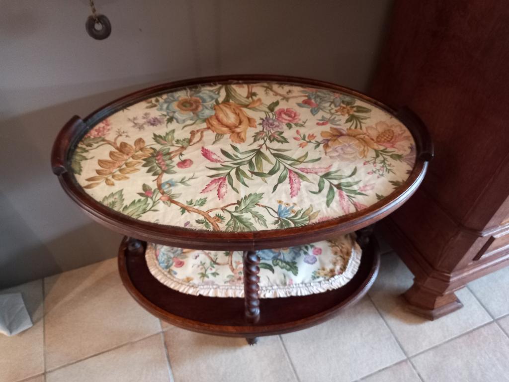 DESSERTE, 50 à 100 cm, Enlèvement, Utilisé, Ovale