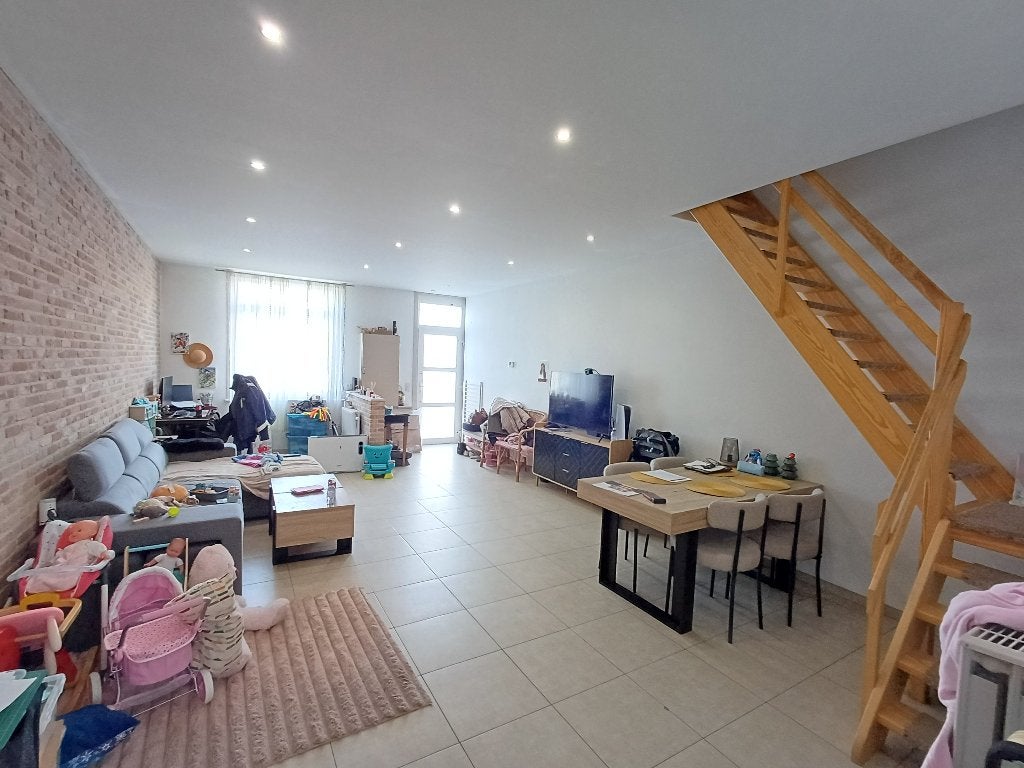 Gerenoveerd huis in Herseaux met 3 slpkmrs, terras en tuin, Provincie Henegouwen, 20923 kWh/jaar, Mouscron, Tot 200 m²