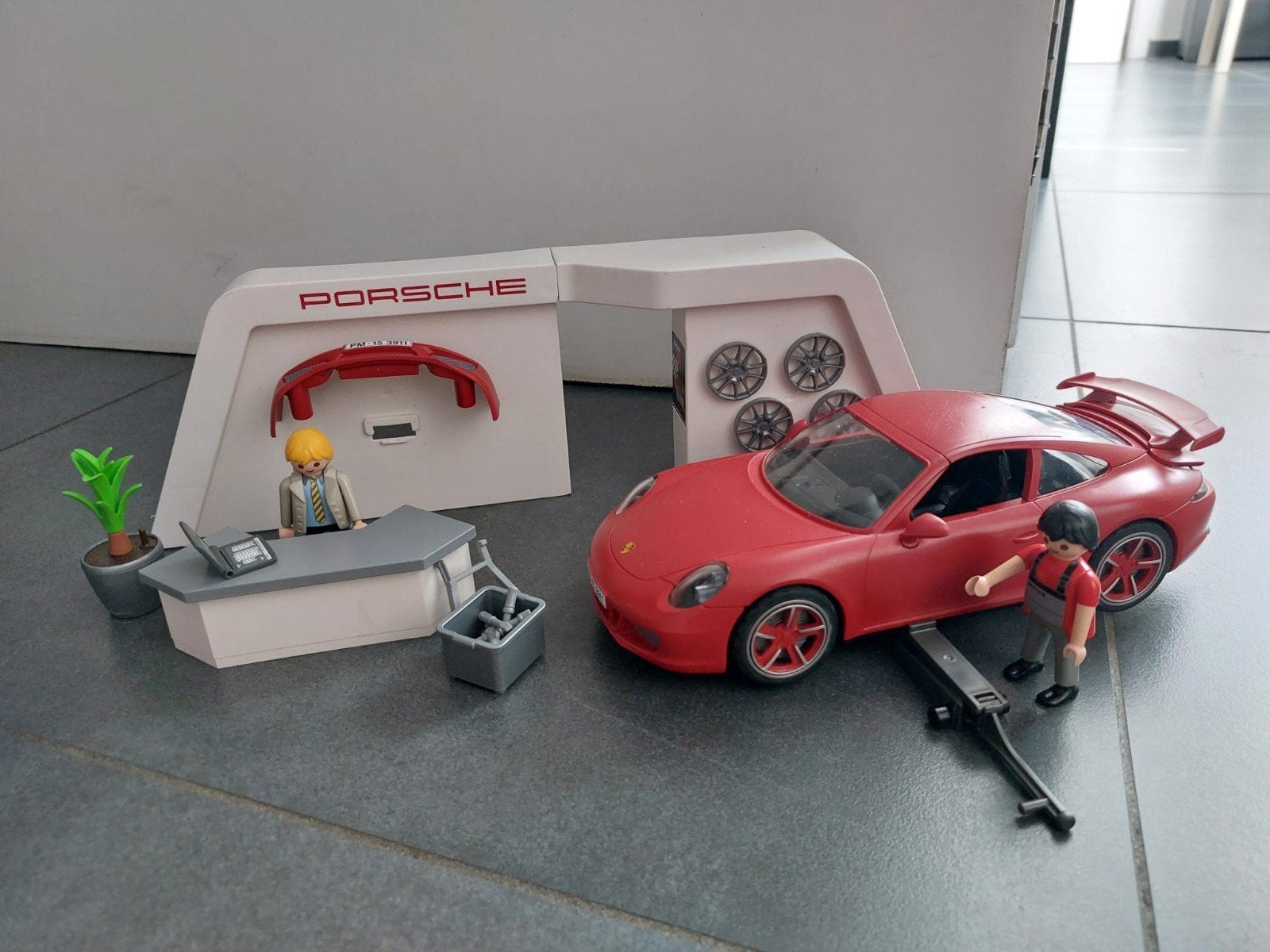 Playmobil Porsche, Kinderen en Baby's, Speelgoed | Playmobil, Complete set, Voertuig, Ophalen of Verzenden, Zo goed als nieuw
