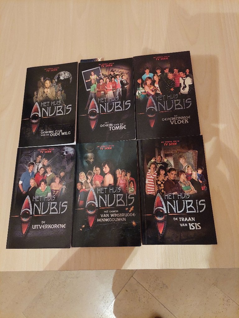 Het huis Anubis - 6 boeken, Enlèvement, Comme neuf, Série télévisée