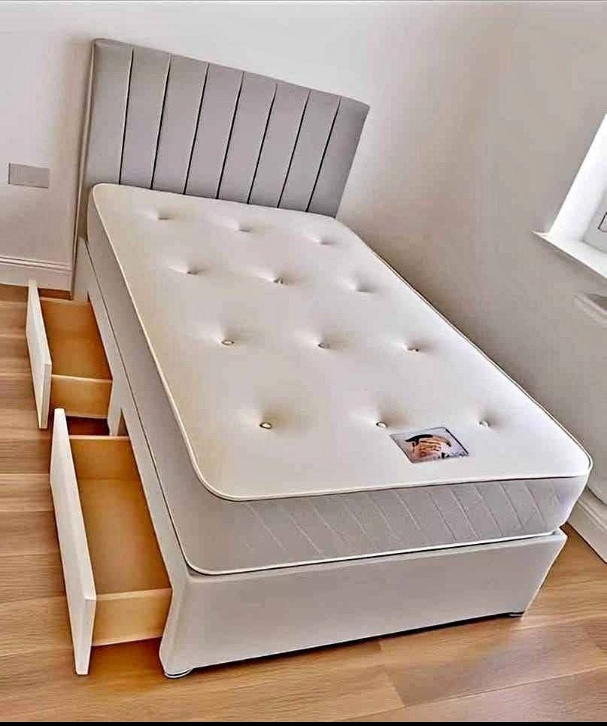 The Luxury divan Single Beds Available On free Home Deliver, Ophalen of Verzenden