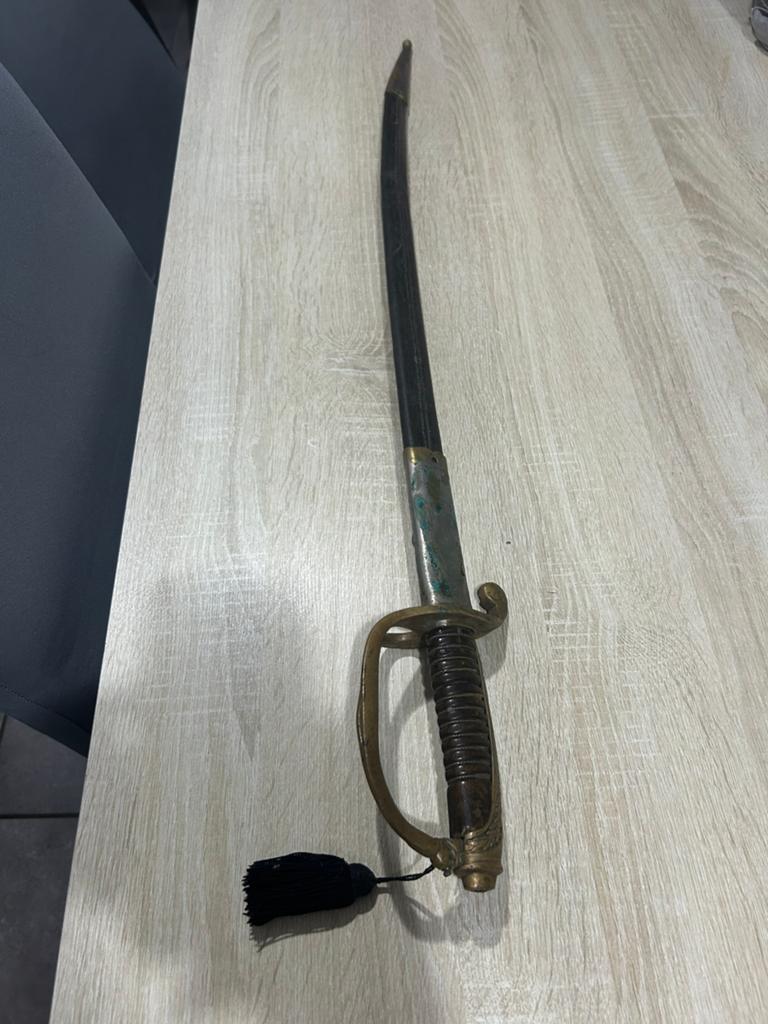 Sabre signé auguste fonson fin 1800, Collections, Objets militaires | Général, Enlèvement