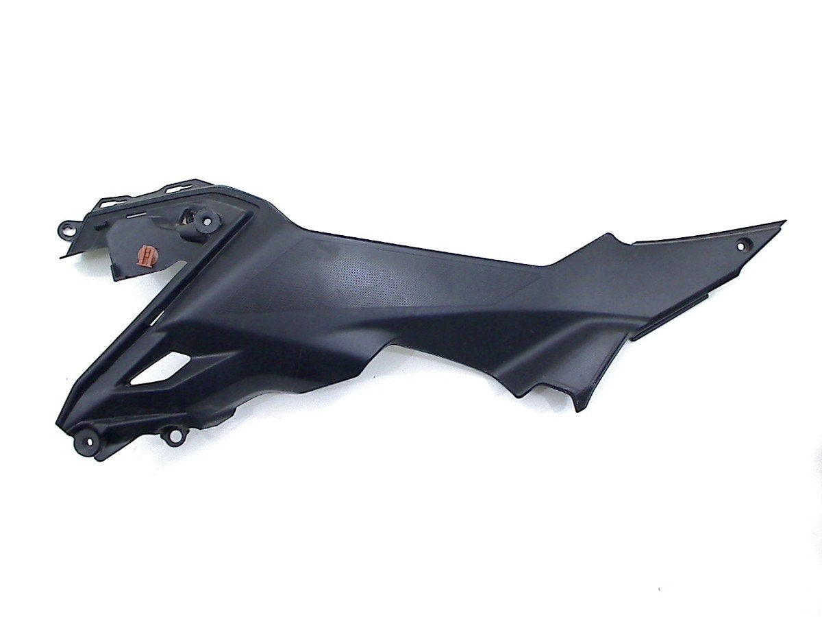 CADRE DE COUVERTURE GAUCHE Z 650 2020-2024 (Z650 ER650L-K), Dhr. S. di Majo, Utilisé, Info@cama-motorparts.nl, P.J. Troelstraweg 8 8
3144 CX  MAASSLUIS, NL