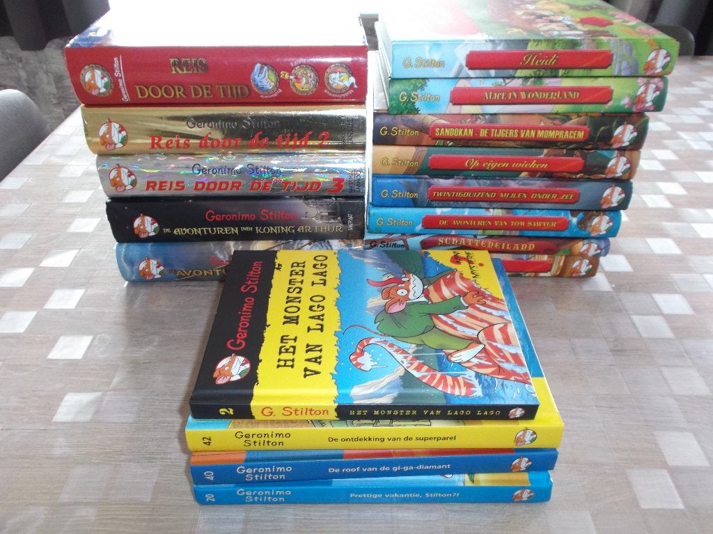 geronimo stilton boeken 17 stuks, Boeken, Ophalen of Verzenden, Zo goed als nieuw