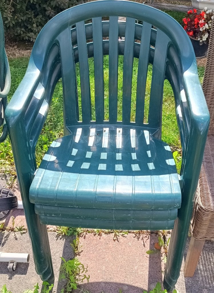 Lot de 5 x Chaises de jardin en PVC vertes, Enlèvement, Utilisé, Empilable
