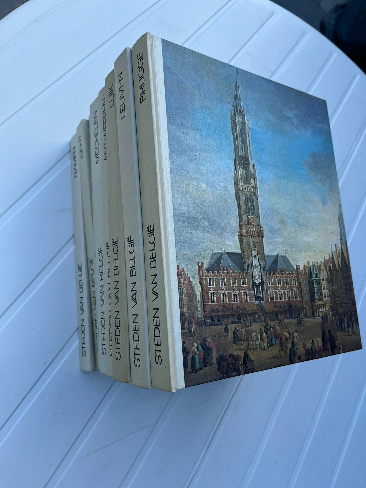 8 boeken”steden van België”, Boeken, Ophalen of Verzenden, Zo goed als nieuw