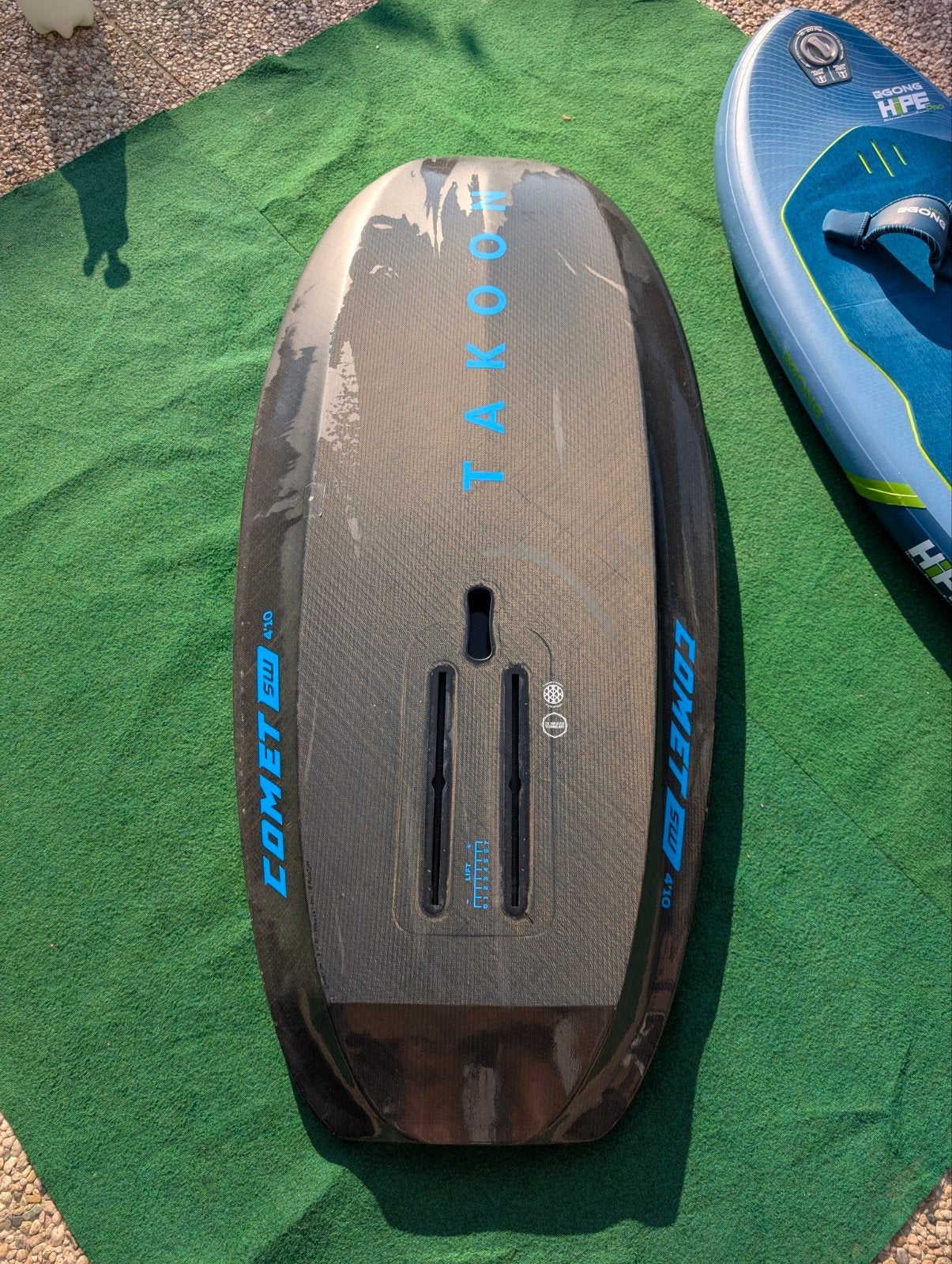 Takoon Comet SW V3 70L 4.10 Full carbon Goede Staat, Sports nautiques & Bateaux, Aile de surf, Enlèvement, Utilisé, Planche à voile