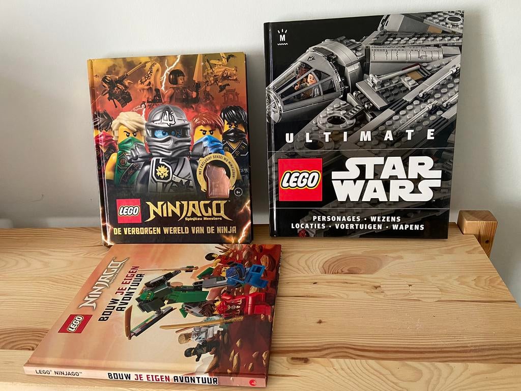 3 boeken lego: ultimate star wars/ Ninjago zie foto’s & info, Ophalen, Lego, Ninjago