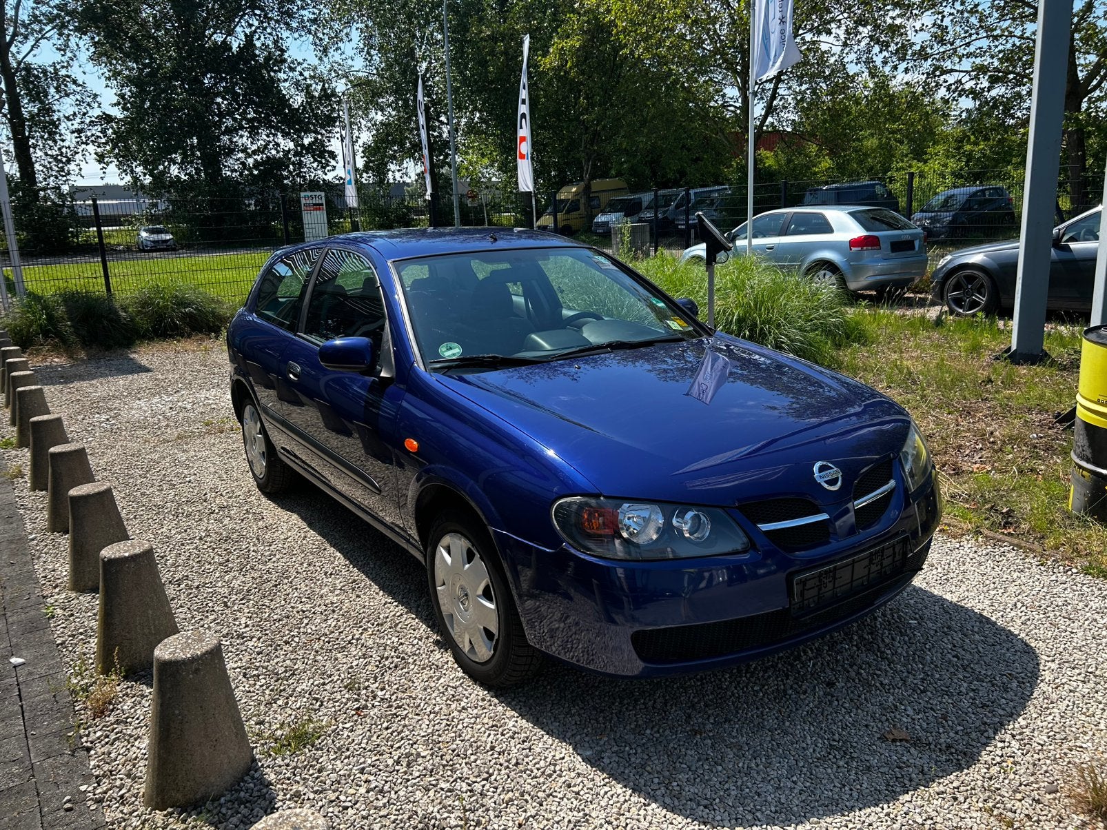 Nissan almera benzine gekeurd voor verkoop, Auto's, Testrit aan huis, Stof, Zwart, Blauw