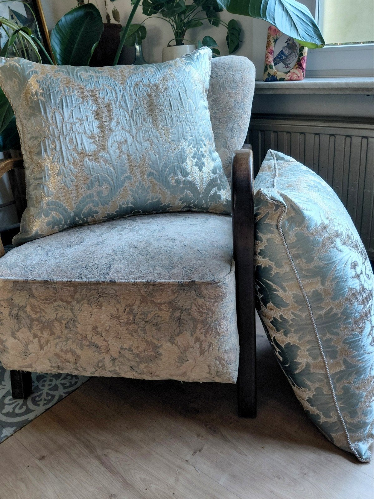 2 Grote Sierkussens Jacquardstof goud & lichtblauw 63 x 50cm, Huis en Inrichting, Verzenden, Afneembare hoes, Rond, Zo goed als nieuw