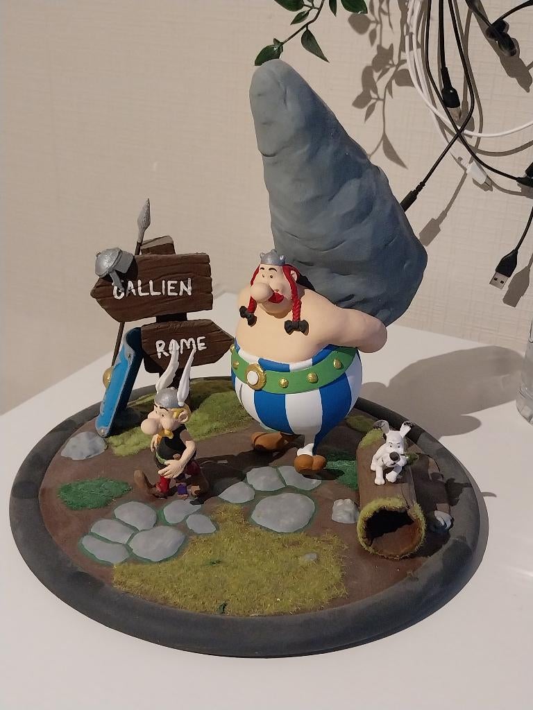 beeldje asterix en obelix en Idefix, Collections, Personnages de BD, Enlèvement ou Envoi, Astérix et Obélix, Neuf, Statue ou Figurine